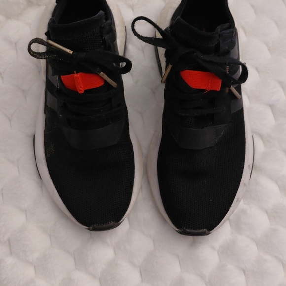 Adidas Black and White Sneakers - Picture 4 of 11